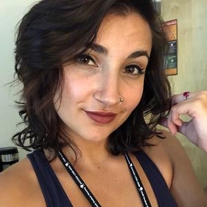 Meet your Posher, Cassandra